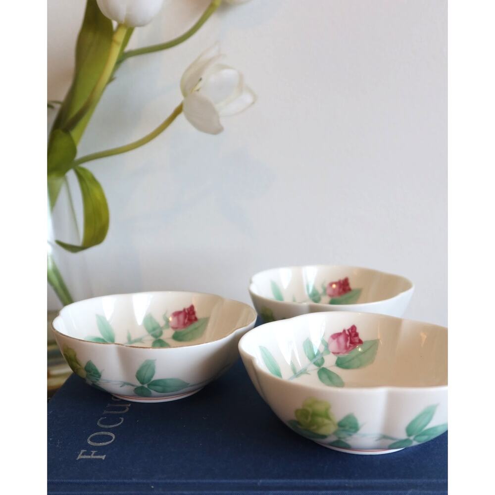 Set of 3 Koransha Vintage Arita Ware Yaki Ware Porcelain Rose Scalloped Bowls